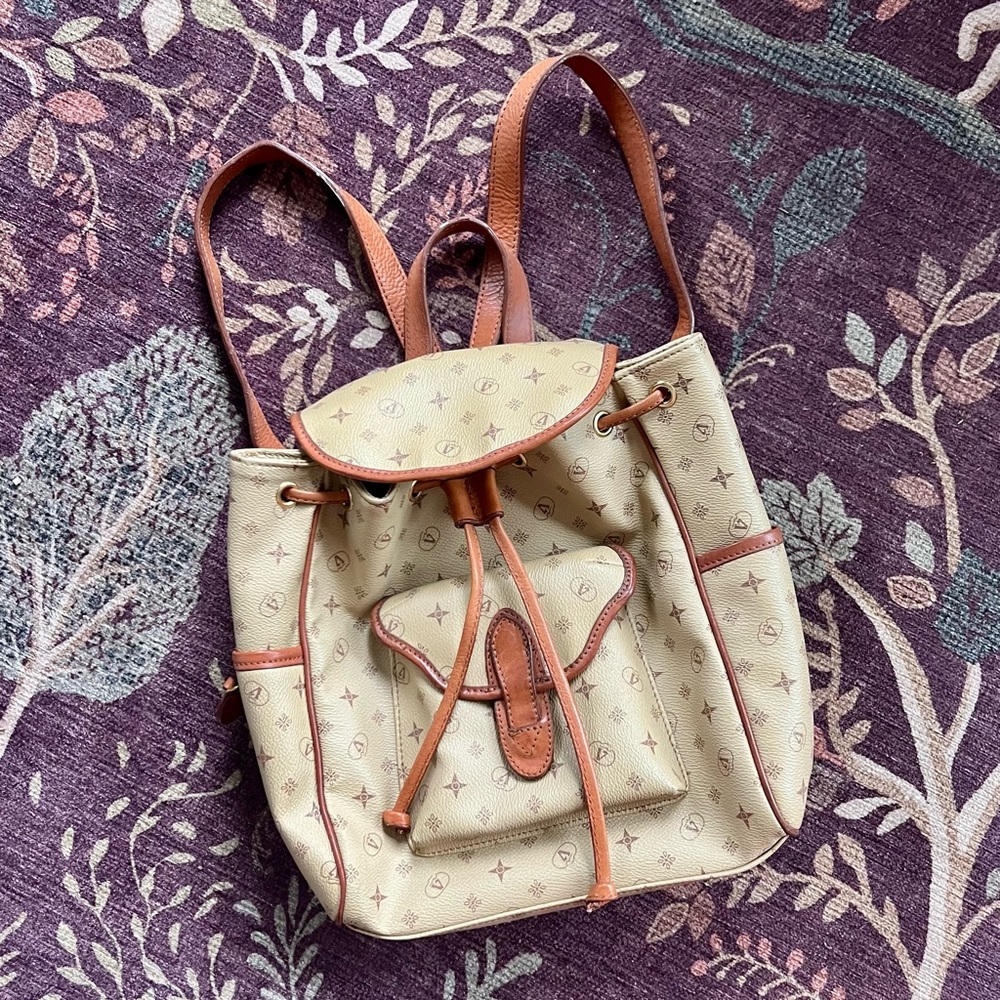 Vintage Valleverde Italian Classic Tan and Brown 💯 leather Backpack